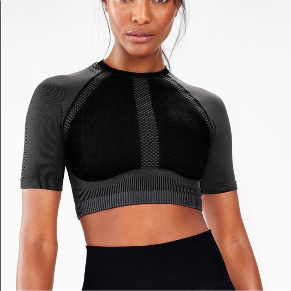 Fabletics Jessie Seamless Black and Grey Crop Top Size Large - Picture 1 of 6